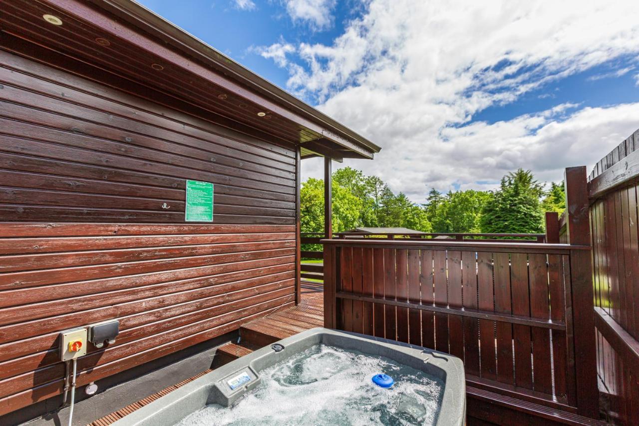 Bluebell Lodge 9 With Hot Tub Newton Stewart Dış mekan fotoğraf