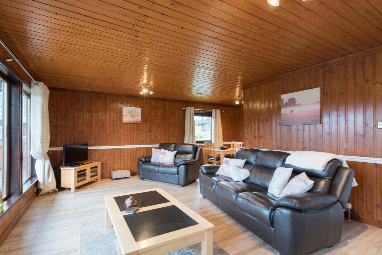 Bluebell Lodge 9 With Hot Tub Newton Stewart Dış mekan fotoğraf
